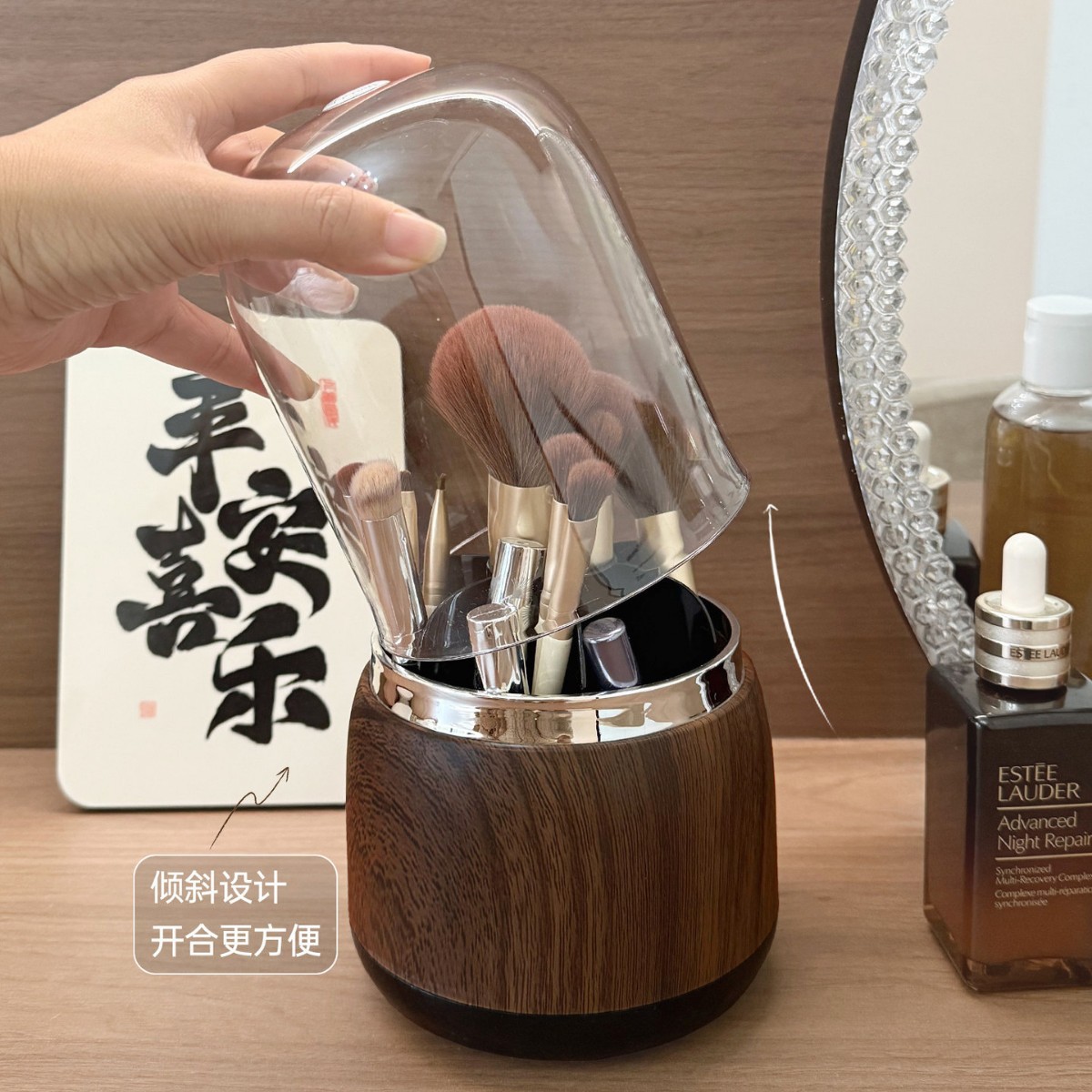 Light Luxury Makeup Brush Hold - Luxury Skincare And Makeup Brands recension och pris